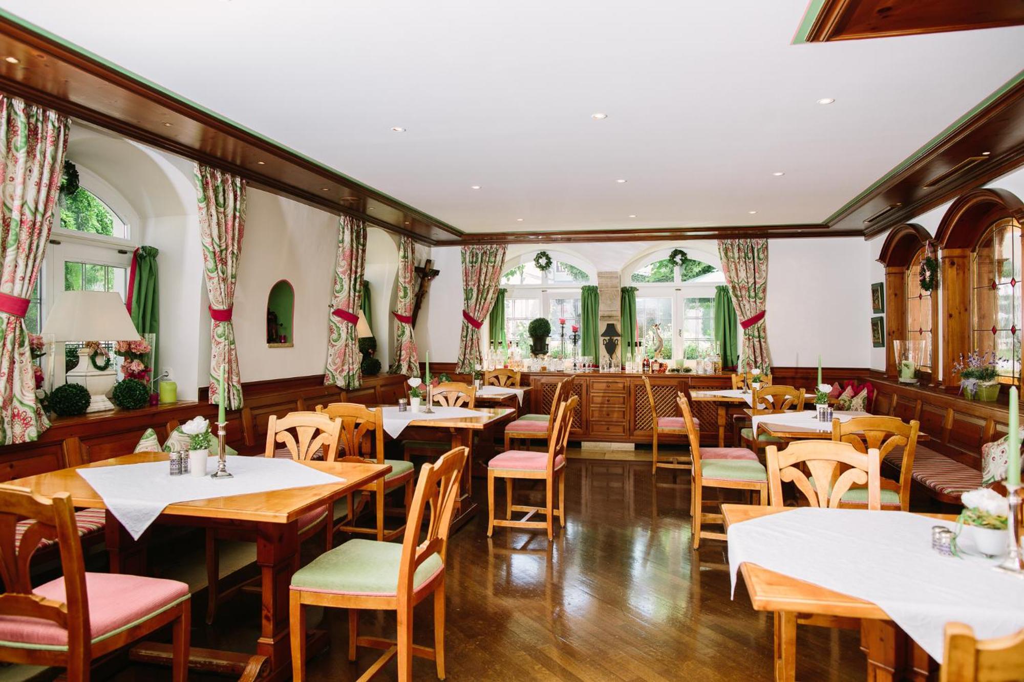 Hotel Jungbraeu อาเบนสแบร์ก ภายนอก รูปภาพ
